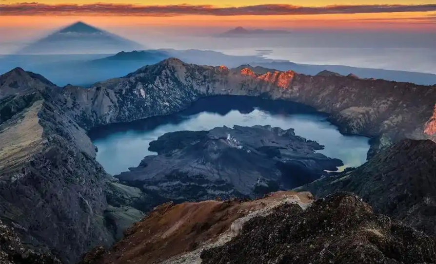 全屏播放效果 - 视频轮播软件大屏展示